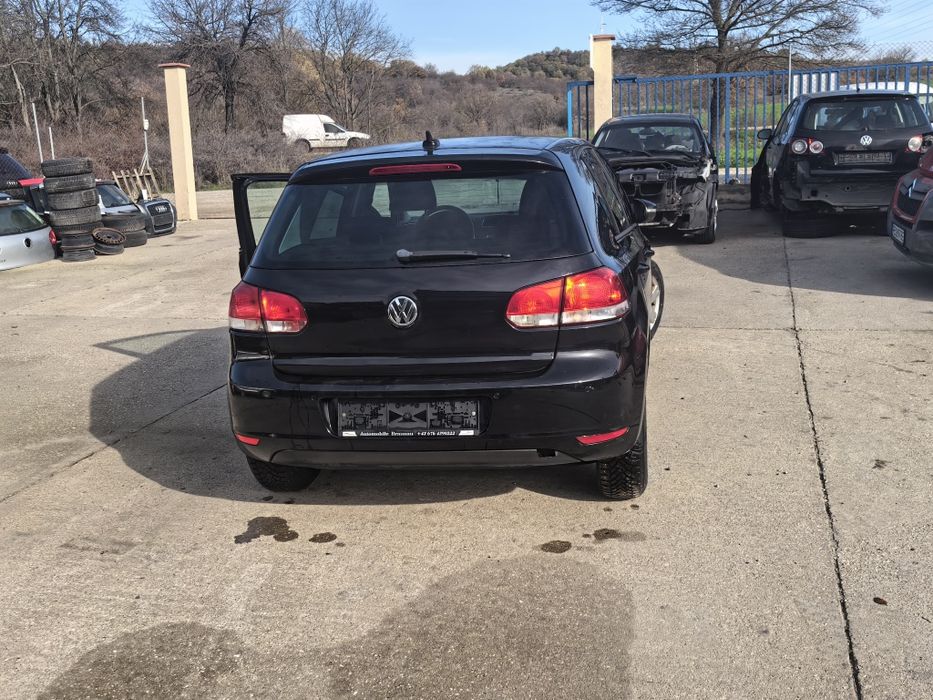 Продавам голф 6 на части