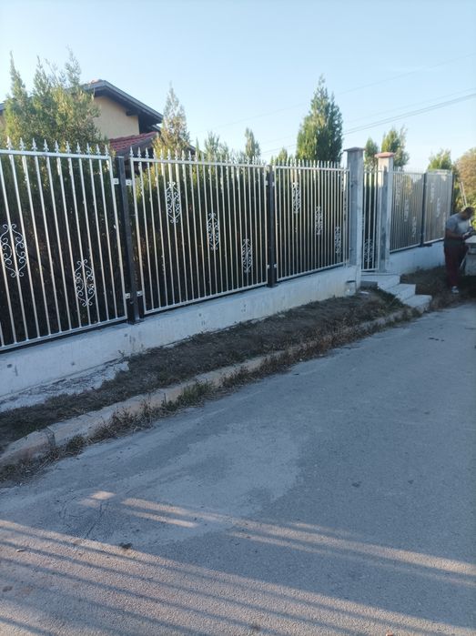 Метални врати, плъзгащи,конзолни и огради. Заваряване на цветни метали