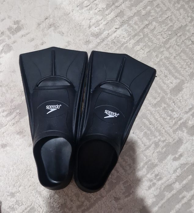 Сумка и ласты для плавания