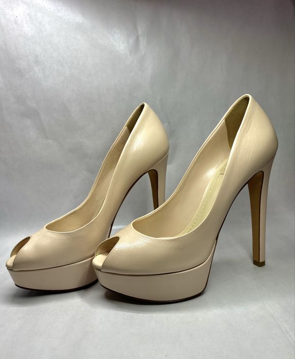 Туфли на каблуке