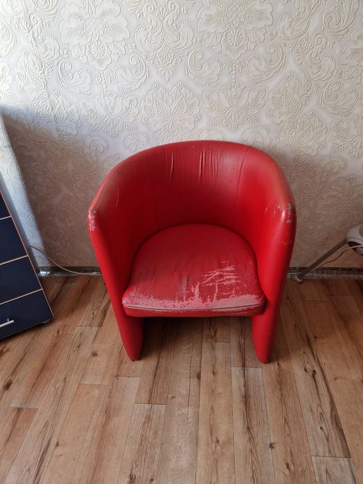 Продается 2-кресло по 3000т.СРОЧНО