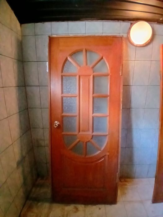 Продам двери с наличниками