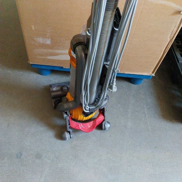 НАЙ ДОБРАТА ОФЕРТА Прахосмукачка Dyson DC25