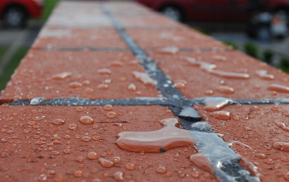 Лак для камня и кирпича "Мокрый камень" акрил/органорастворимый