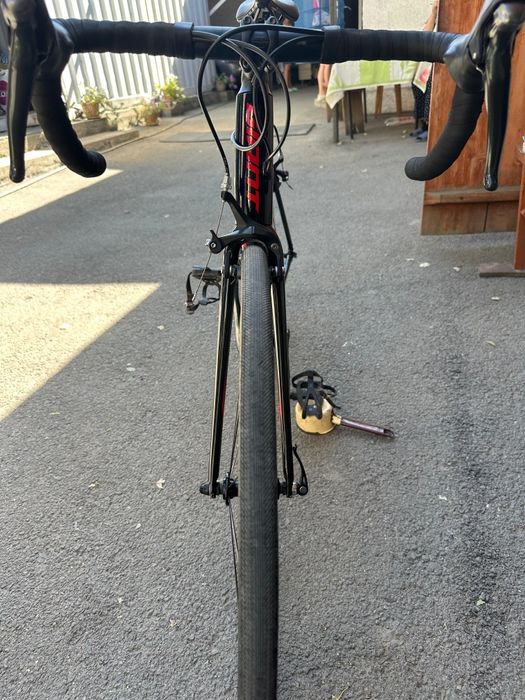 Продам шоссейный велосипед Giant