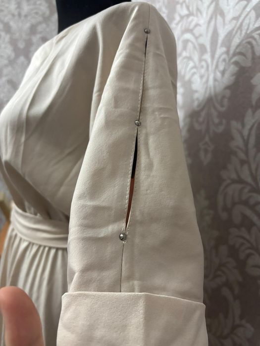 Продам платья пару раз одетые