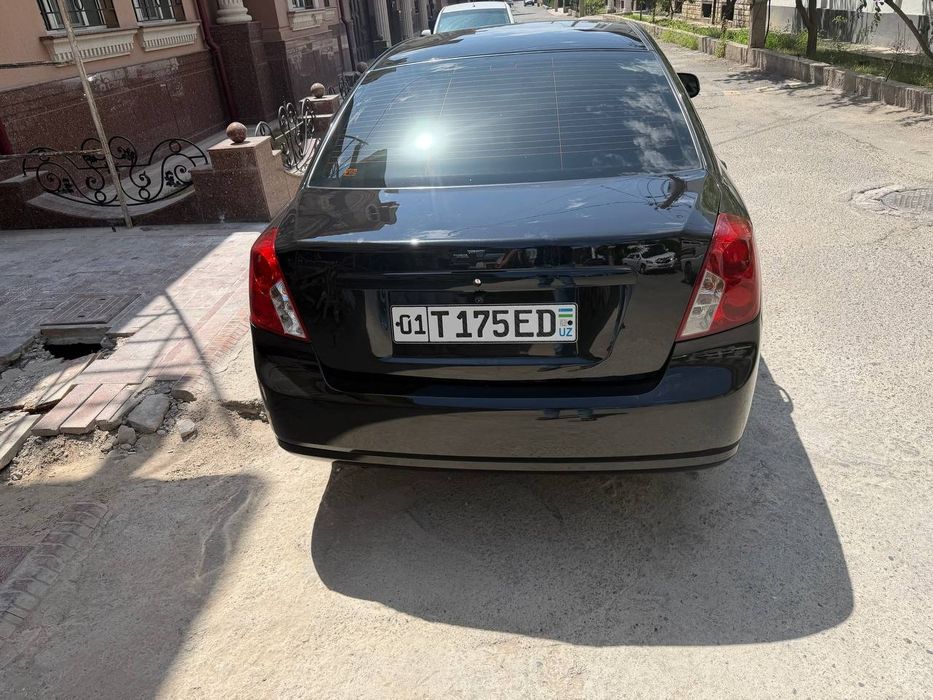 Qora gentra sotiladi full. Lyukli metanli