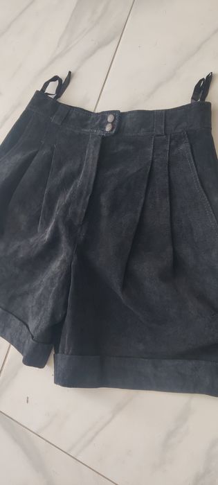 Pantaloni scurți piele întoarsă 40