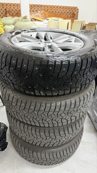 Зимние шины с дисками 275/60/20
