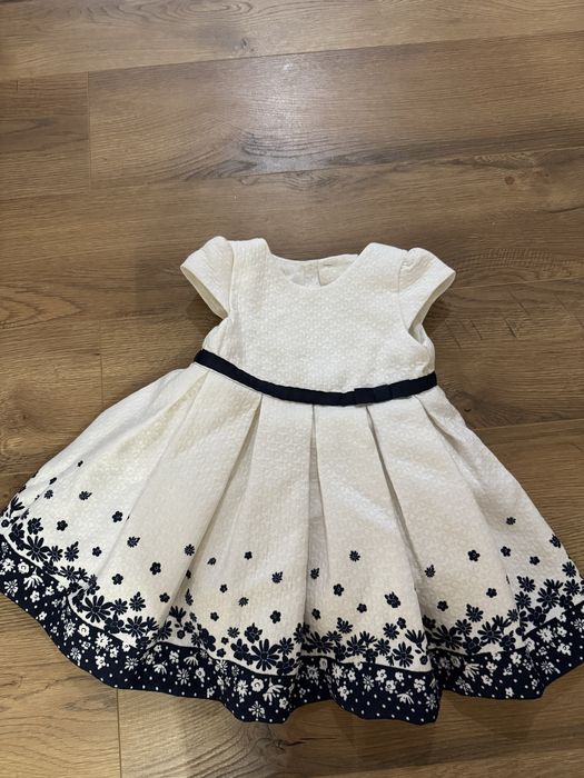 Платье на 12-18 месяцев