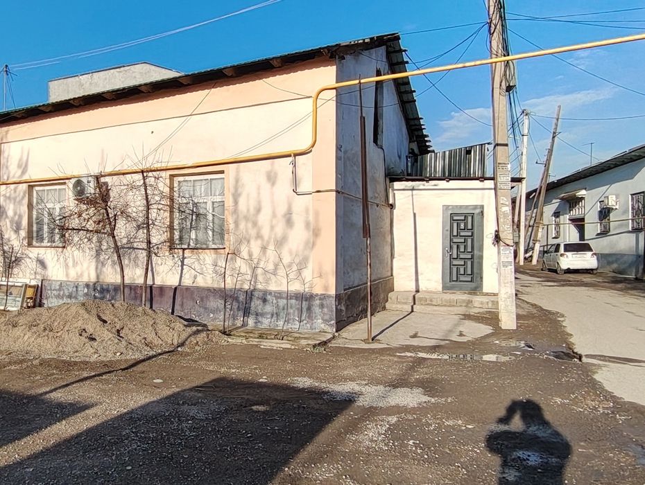 Uy sotiladi 7 massif GM zavoti togrisidagi maxalla 3xonali uy 1.4 soti