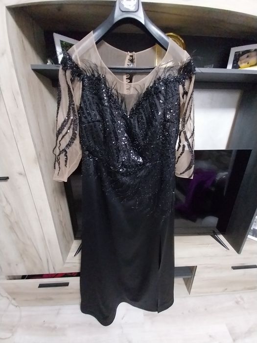 Vând rochie superbă