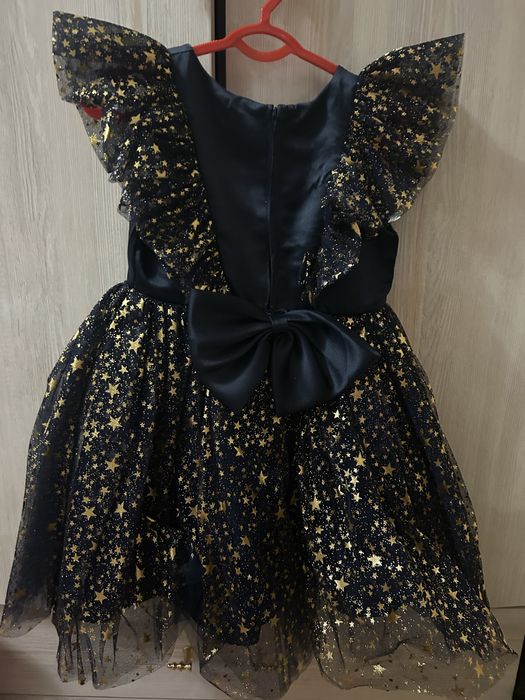 Продается платья для девочек