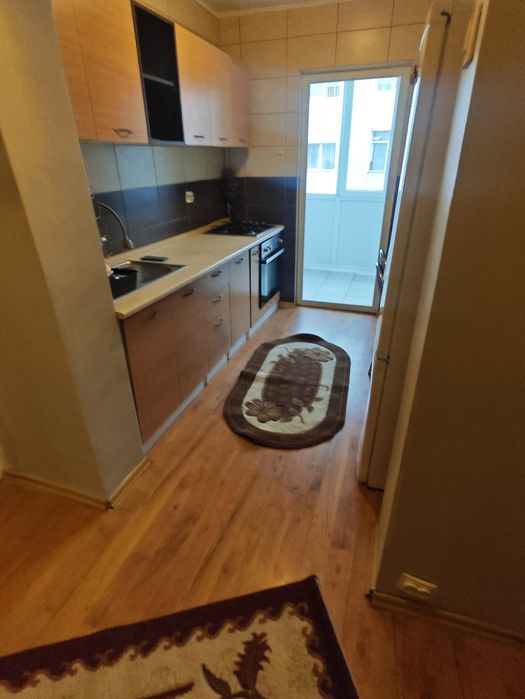 Închiriez apartament