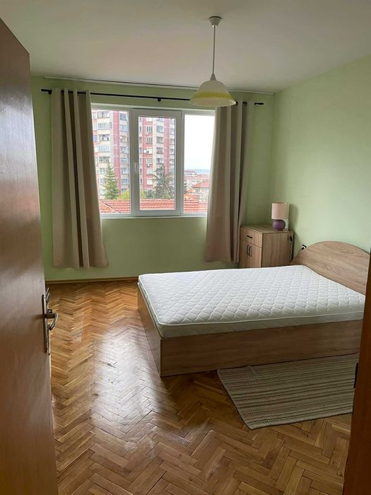 Дава се под наем Тристаен апартамент в Ловеч, Вароша - 100 кв.м за 353.94 € - Снимка #2