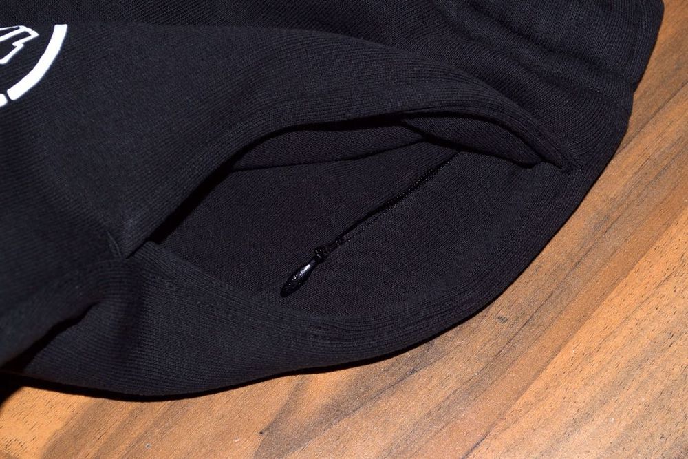 Moncler - мъжко долнище, размер L (Oversized)