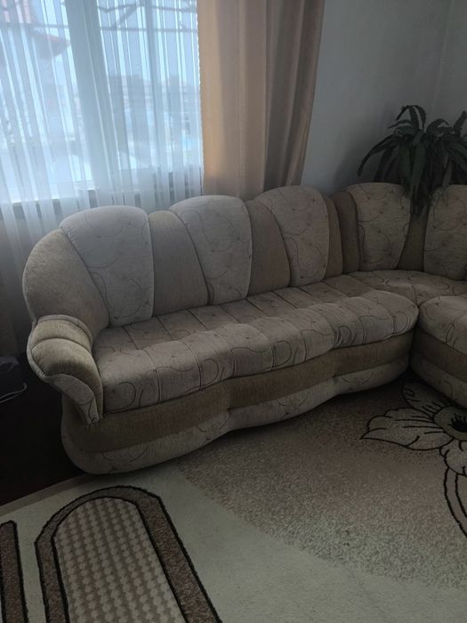 Запазен Ъглов Диван