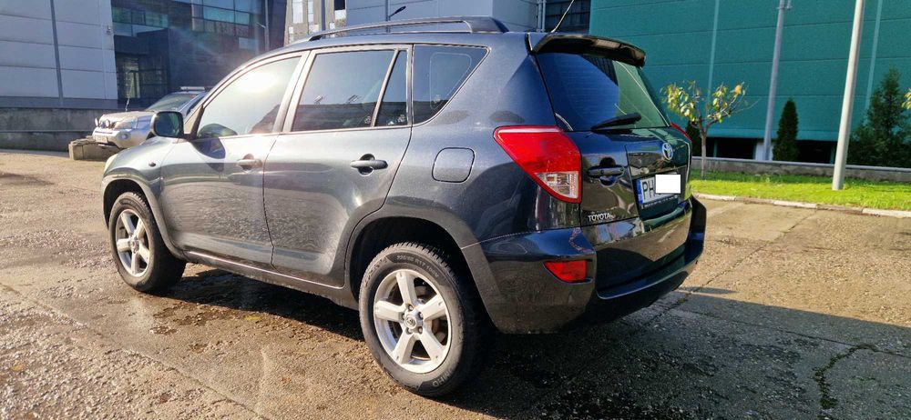 Toyota RAV4 2.2 Diesel 2009, al doilea proprietar, stare foarte bună