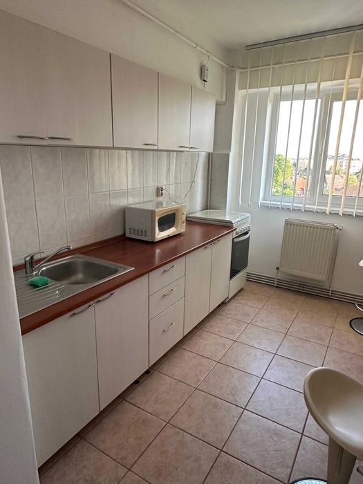 Inchiriez Apartament 2 camere, decomandat