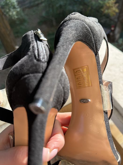 Новые босоножки на каблуке