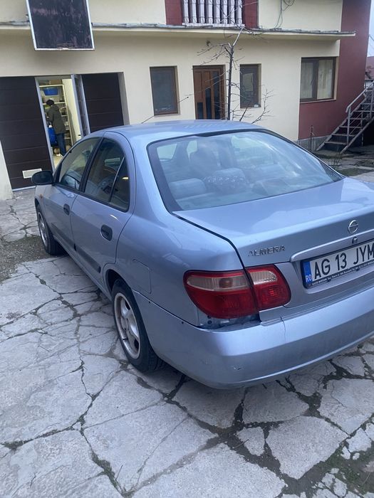 Nissan Almera sedan