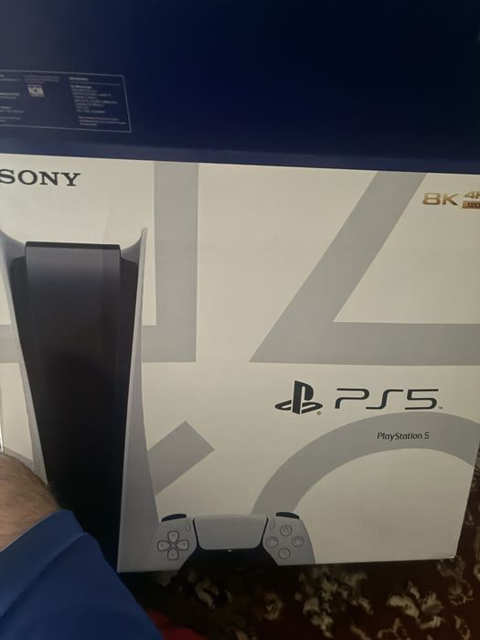 Продам Sony PlayStation 5