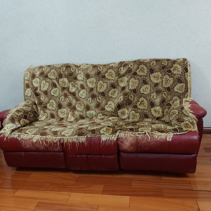 Продам диван кресла и стульчики