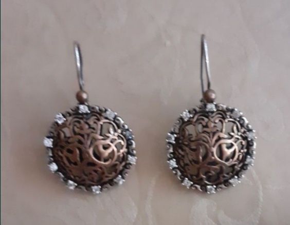 Остались тока Серёжки,  серебро