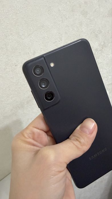 Телефон Самсунг Samsung GALAXY S21 FE