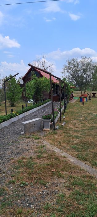 Teren cu casă de vacanță