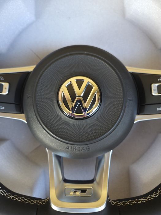 Волан R-Line VW Golf 7 Mk7 Mk7.5 Arteon Passat B8 Tiguan T-Roc T-Cross Touareg, тунинг спортен кожен мултифункционален волан с пера, бутони, airbag,