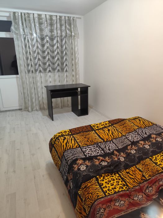 Inchiriez apartament