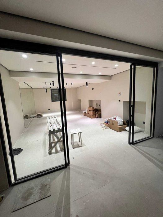 Раздвижные лофт перегородки и двери / Душевые кабины