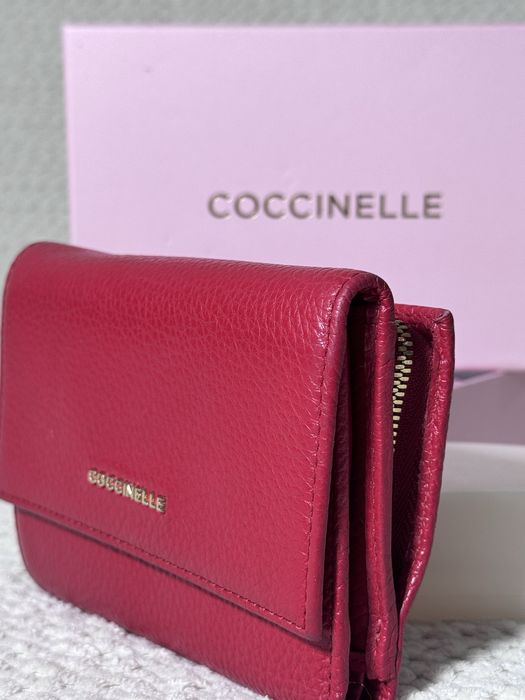 Кожаный кошелёк от Coccinelle