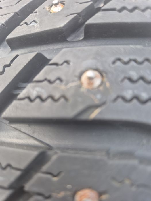 Продам резину шипованая