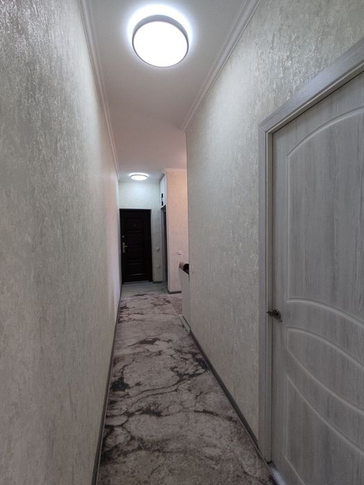 Карасу-6 Продаётся уютная квартира в новостройке.