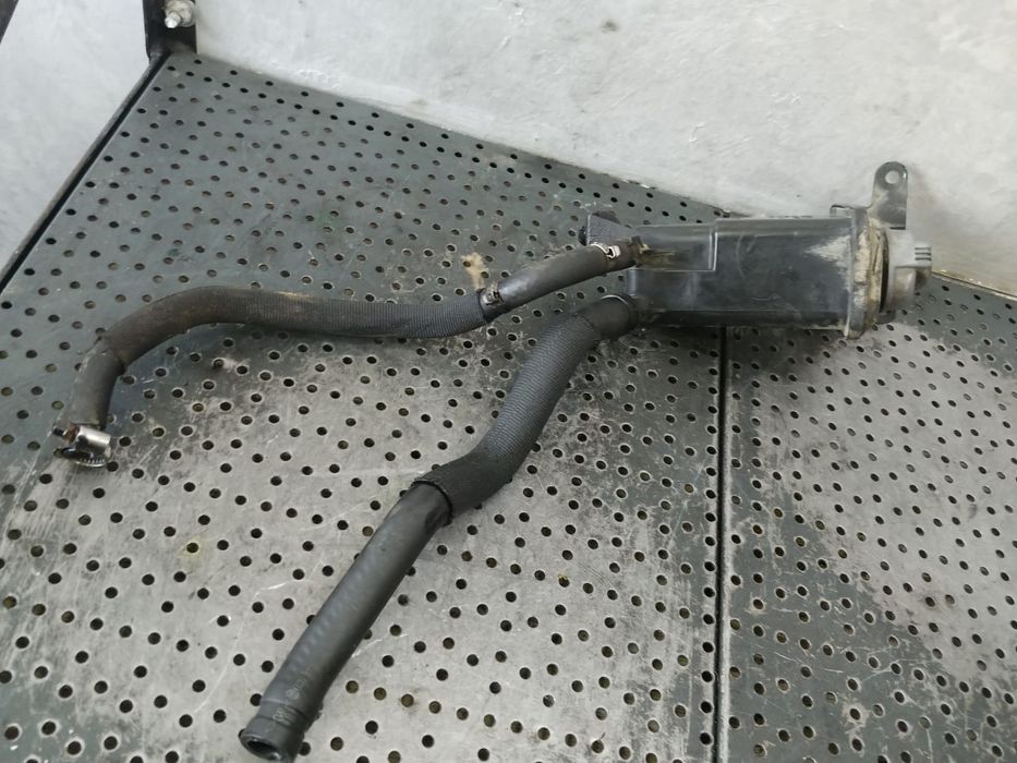 vas lichid servodirectie 2.0 tdi  audi a4 b7 8e0422373b