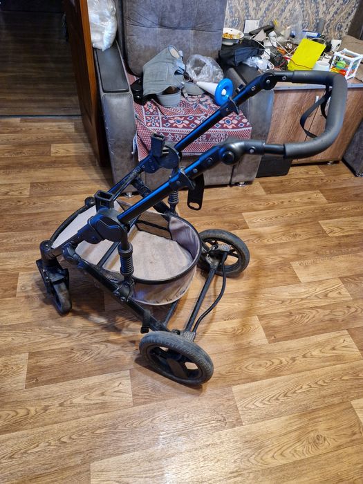 Продам детскую коляску