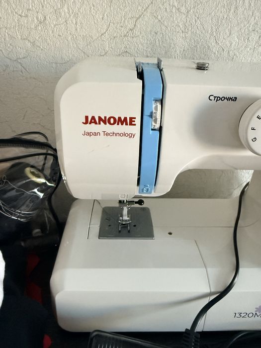 Продам швейную машинку