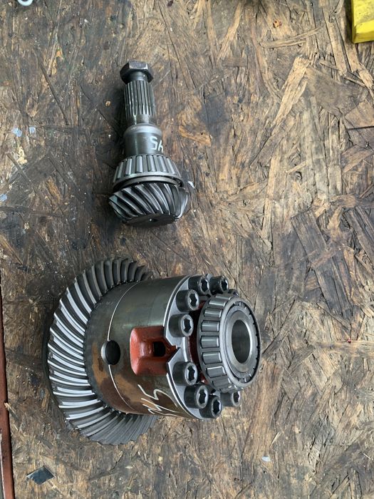 Grup conic coroana si pinion atac JOHN DEERE si CASE APL 345