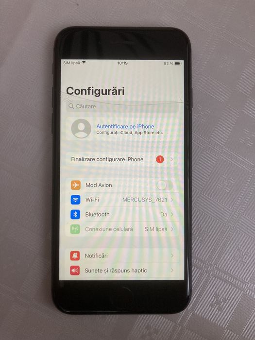 AIph.SE. Rosu baterie 80%. Iph.8 negru baterie 77%