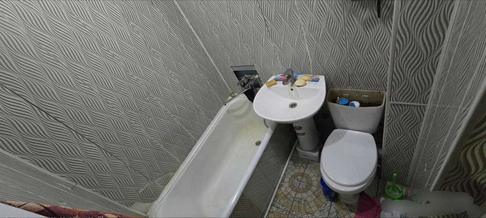 Срочно 1 хонали квартира сотилади 6 микрн