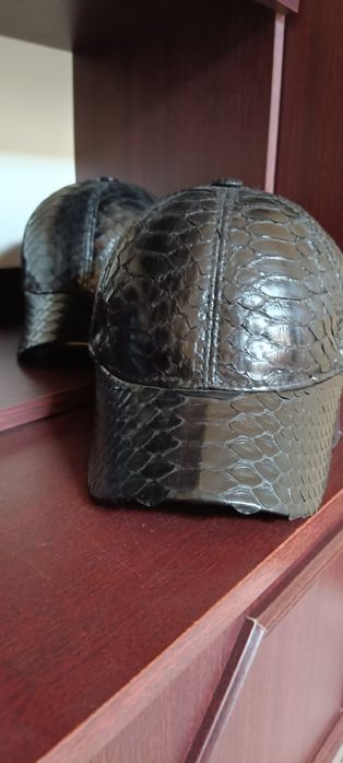 Головные уборы из кожи