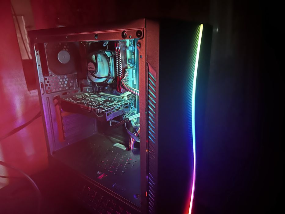 Vând PC Gaming SH, testat și funcțional 100%, ideal pentru CS2, GTA5
