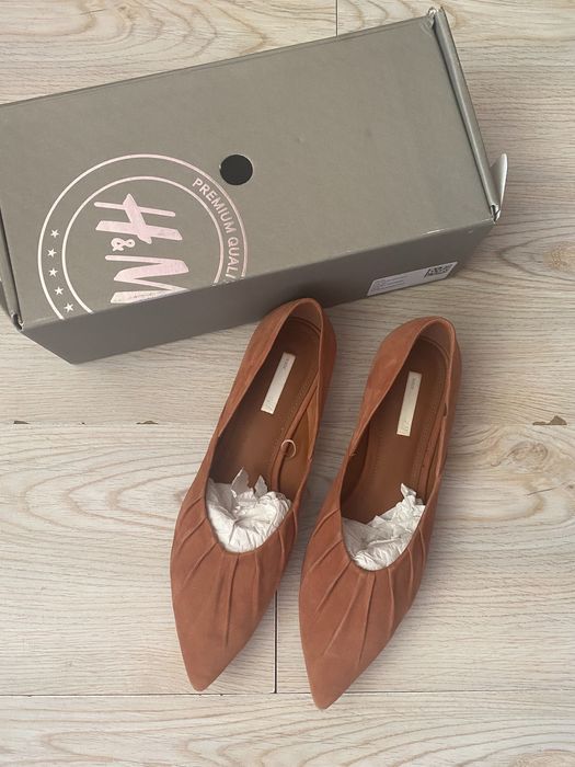 Обувки от естествен велур