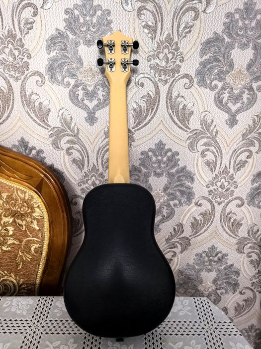 Продам инструмент  укулеле