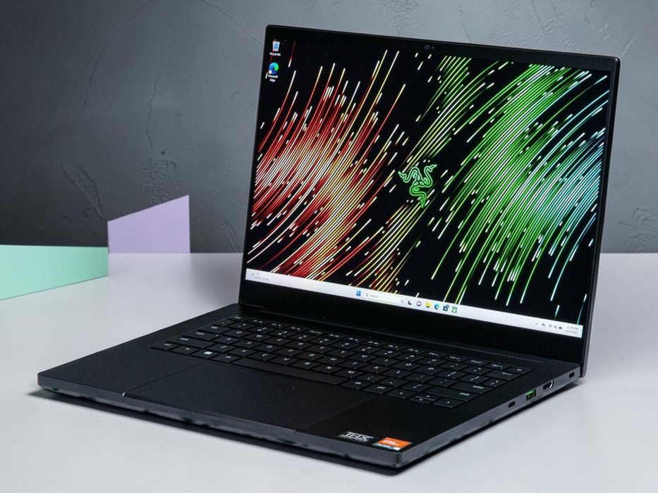 Razer Blade 16" FHD+ 240Hz Core i9-13950H 32GB DDR5 1TB NVMe RTX 4090 16GB