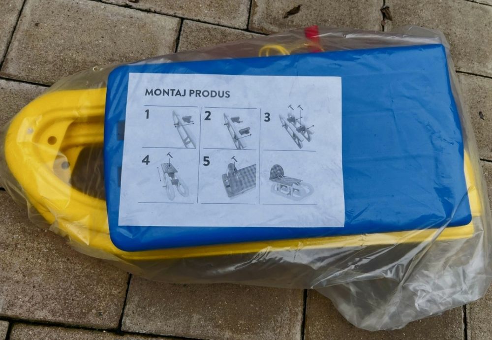 Sanie plastic cu spătar pentru copii noua  demontabila - 150 Lei