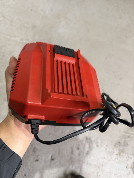 Hilti C4/36-350 бързо зарядно