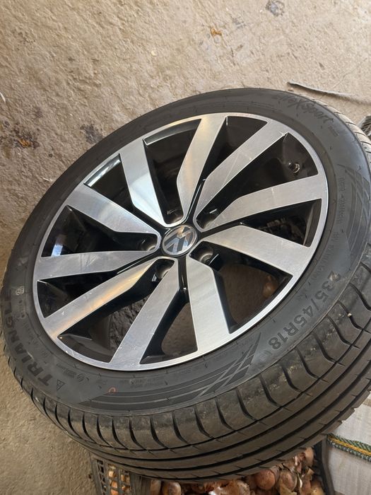 Jante 235/45/R18 de pe Passat b8